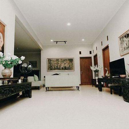 House Of Moedjito Hotel ยอกยาการ์ตา ภายนอก รูปภาพ